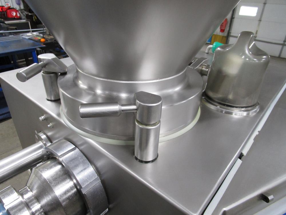 Reiser Vemag Robot HP12E Vacuum Filler with Dough Cutoff